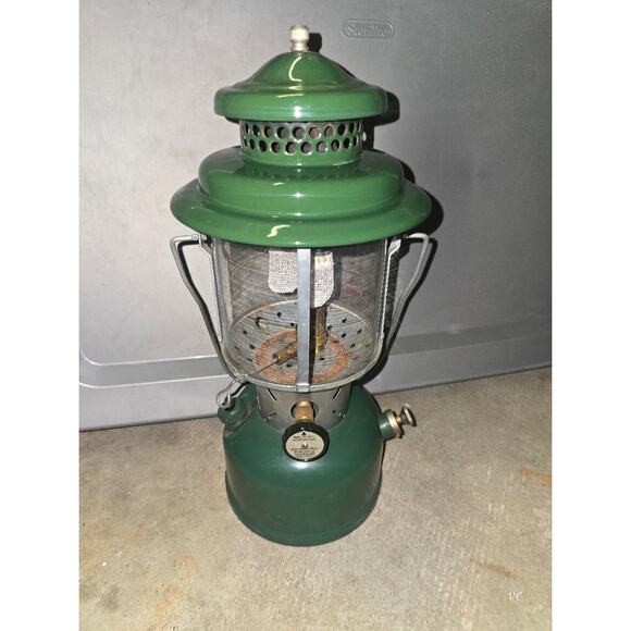 Vintage Coleman Lantern 220E (4/62) Original Pyrex Glass Dual Mantle Green - Picture 8 of 9